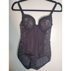 Maidenform Bodysuit Shaper Size 32B
